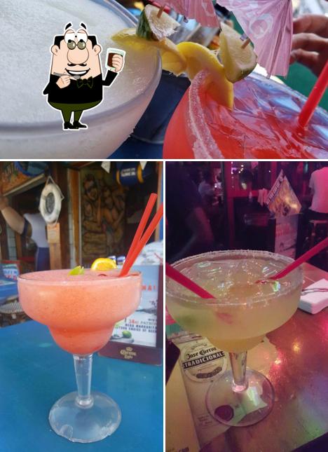 Disfrutra de tu bebida favorita en Cabo Cantina