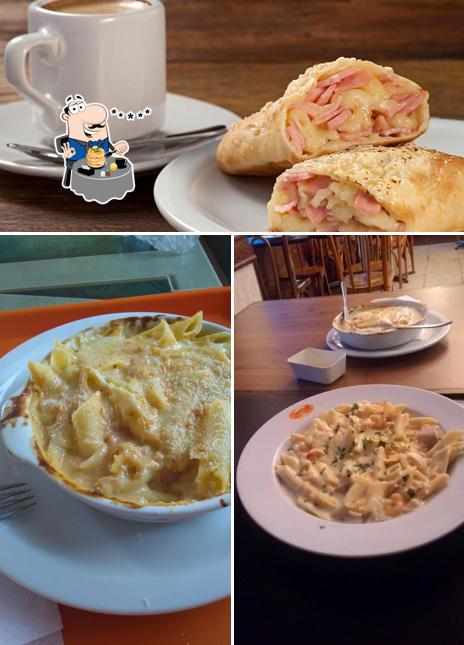 Comida em Pizzaria Parmê