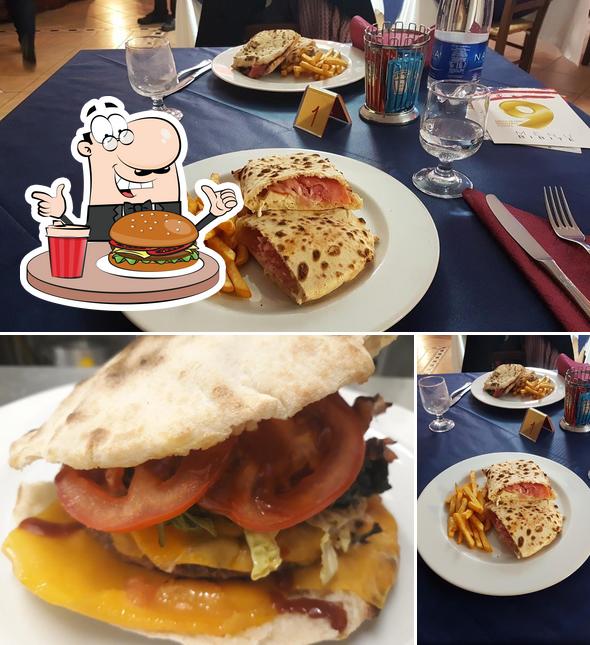 Prova un hamburger a Ristorante Pub Pizzeria American Food 9 Games