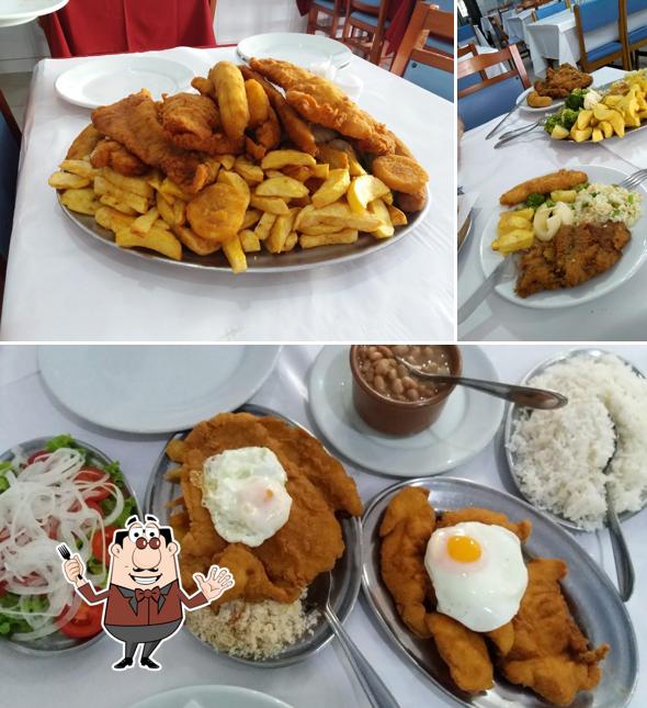 Comida em Restaurante Dois Irmãos