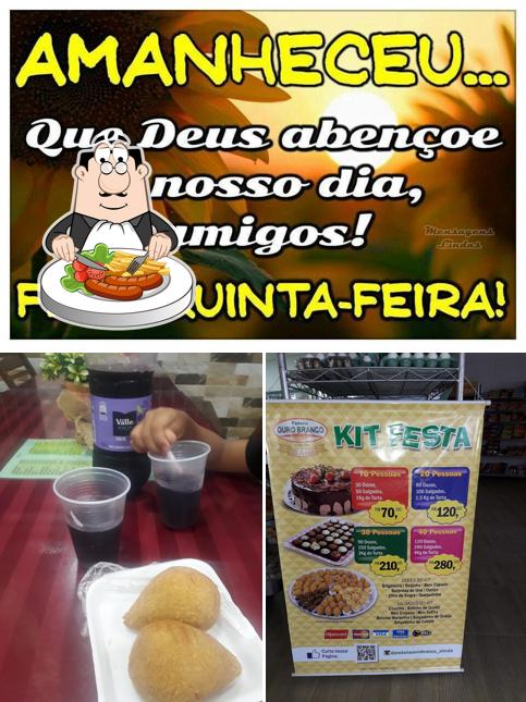 Comida em Padaria Ouro Branco