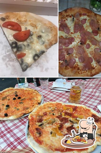 Ordina una pizza a Pizzeria Madonnina