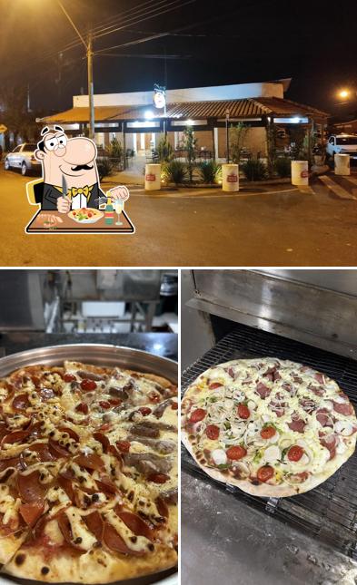 Entre diversos coisas, comida e exterior podem ser encontrados no Pizza Show