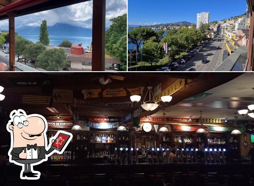 Puoi goderti l'aria fresca da seduto all'esterno di Barrel Oak, The Irish Pub