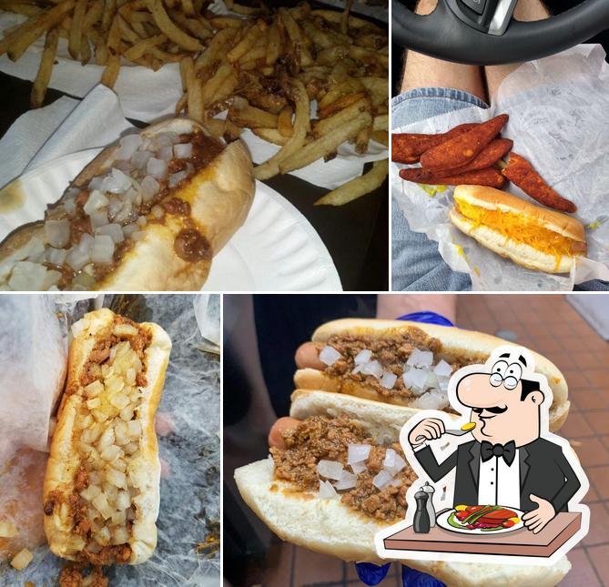 Food at Jay's Famous Hot Dogs