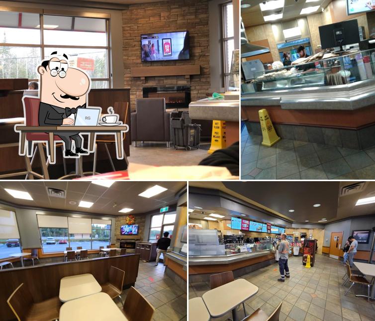 L'intérieur de Tim Hortons