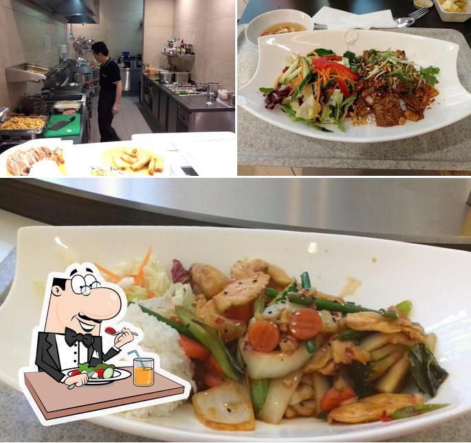 ThaiCurryDelhi se distingue por su comida y interior