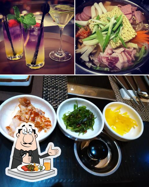 Parmi les différentes choses de la nourriture et la de l'alcool, une personne peut trouver sur Restaurant Gangnam