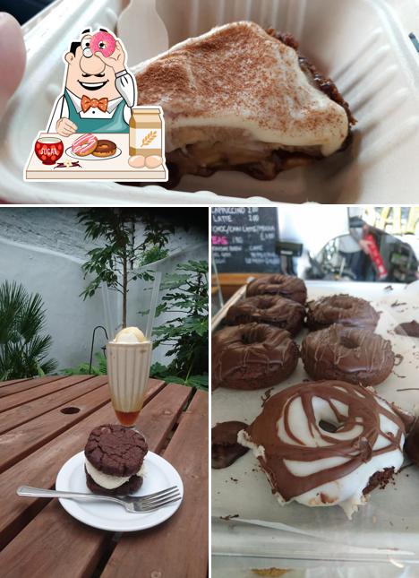 Cookies and Scream (vegan and gluten free bake shop) sirve distintos postres