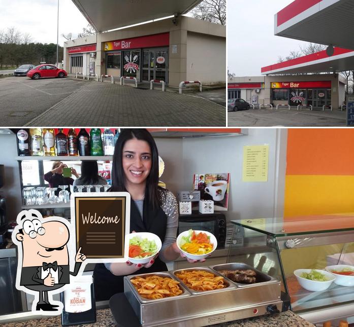 Ecco una foto di Tiger Bar distributore Esso Garlasco