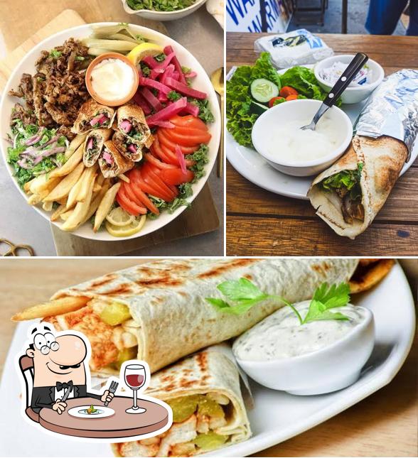 Comida em WAAD SHAWARMA شاورما وعد