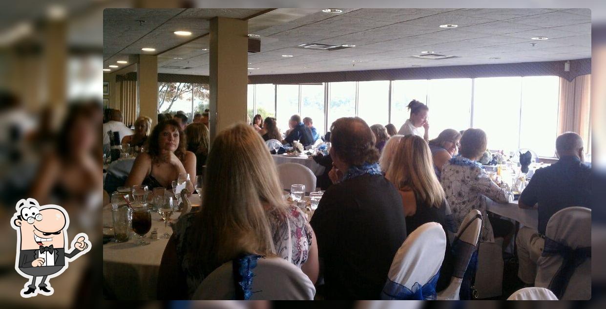 The interior of Grosse Ile Yacht Club