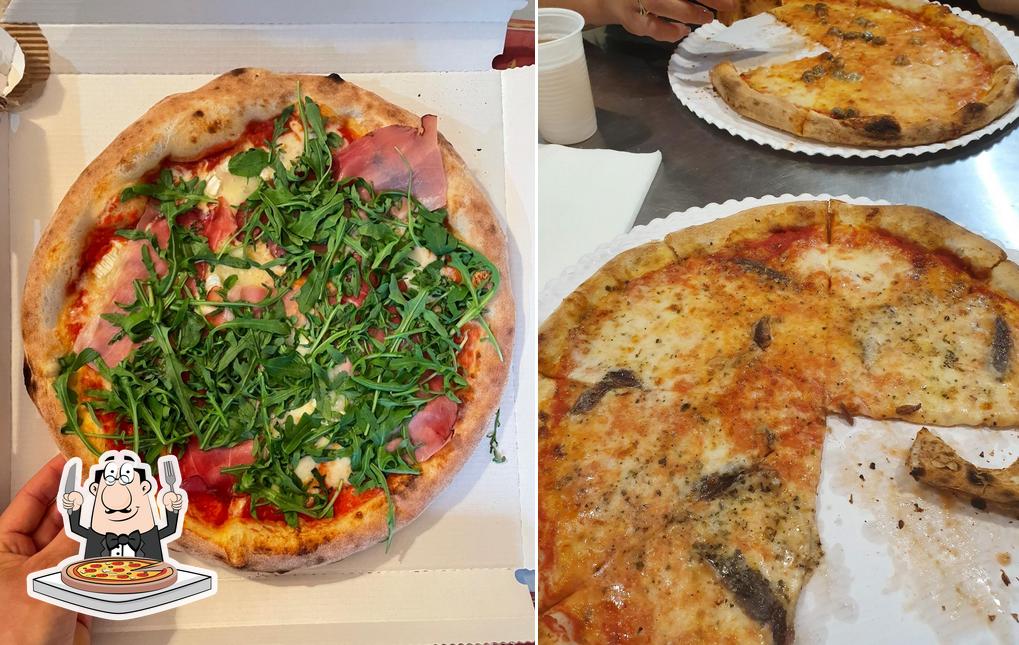 Scegli una pizza a Pizzeria Amici Miei