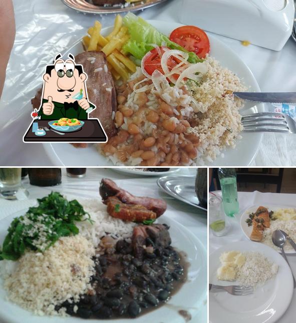 Comida em Churrascaria Novo Chimarrão