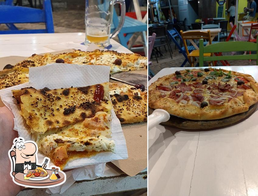 No Pizzaria Matuta - Casa Forte, você pode degustar pizza