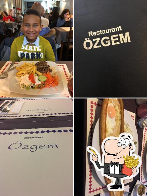 Dégustez des pommes frites à Restaurant Özgem