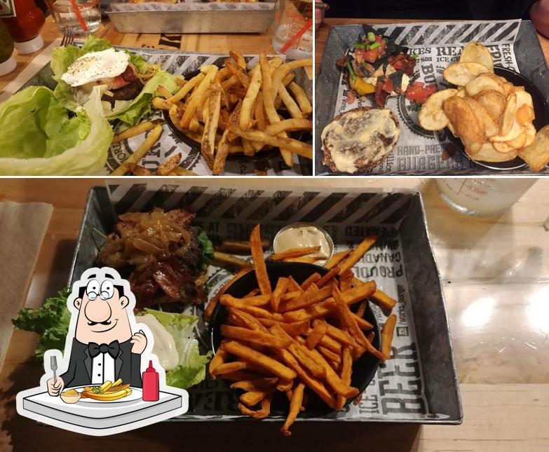 A The WORKS Craft Burgers & Beer vous pouvez essayer des frites, des pommes frites