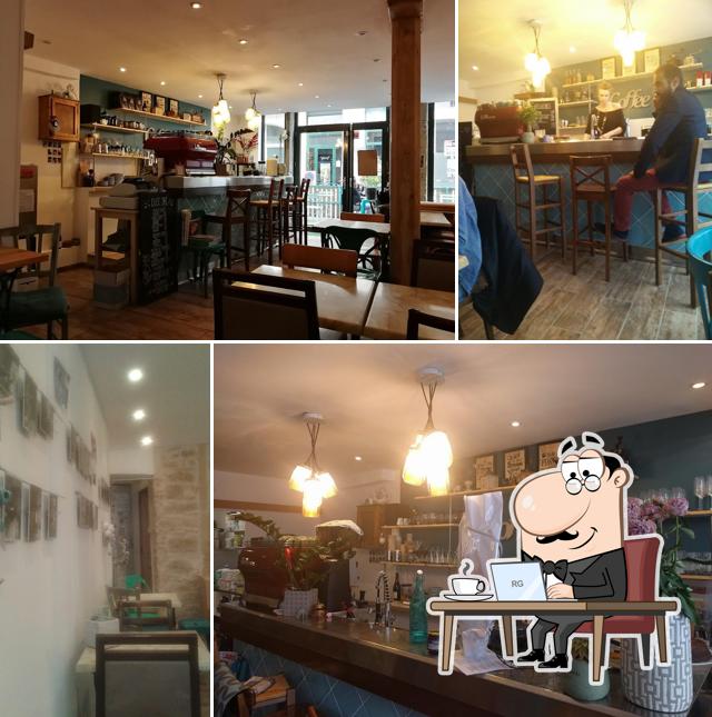 L'intérieur de Dust Café