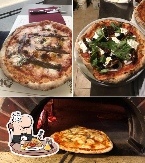 Order pizza at Taverna Dei Matti