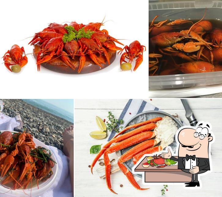 В "Раках 23 Раковарня №1" вы можете заказать различные блюда с морепродуктами