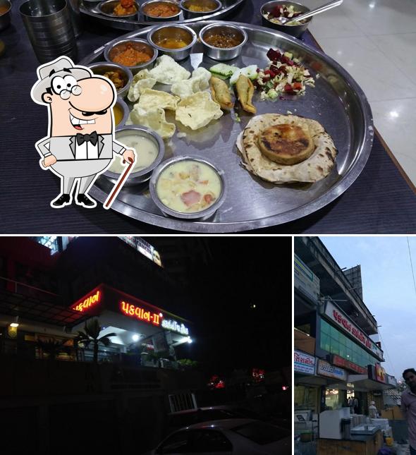 Among different things one can find exterior and food at Pakvan Dining Hall