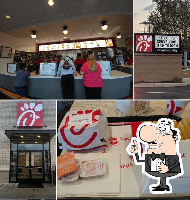 ChickfilA in Newington Restaurant menu and reviews