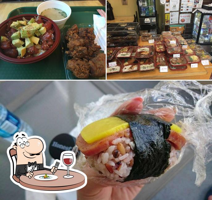 Еда в "Musubi Cafe Iyasume in Mitsuwa market place"