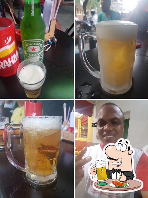 Você pode tomar um copo de cerveja leve ou escura