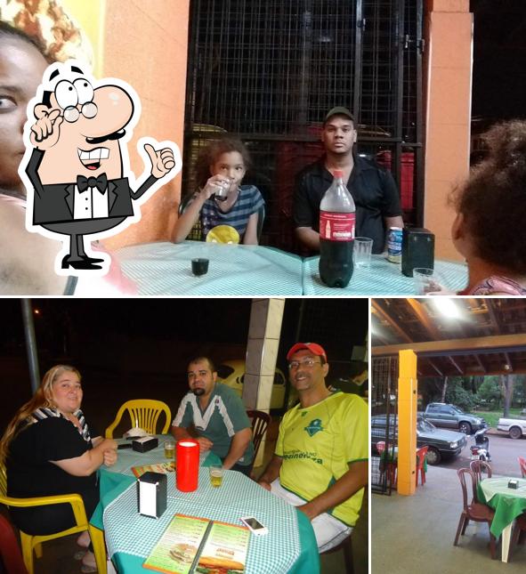 O interior do Juzé Lanches