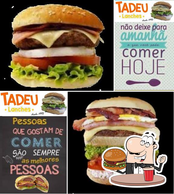 Consiga um hambúrguer no Tadeu Lanches Batatais SP