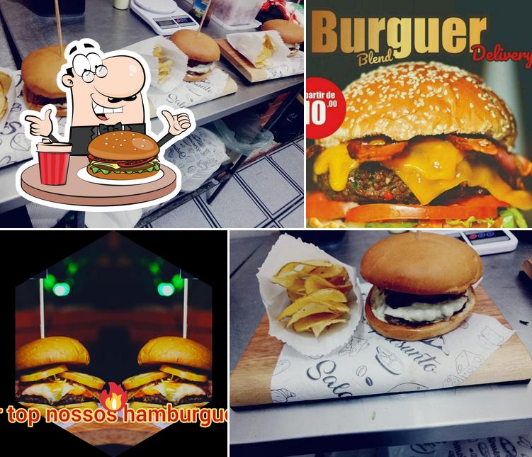 Delicie-se com um hambúrguer no Burguer Blend