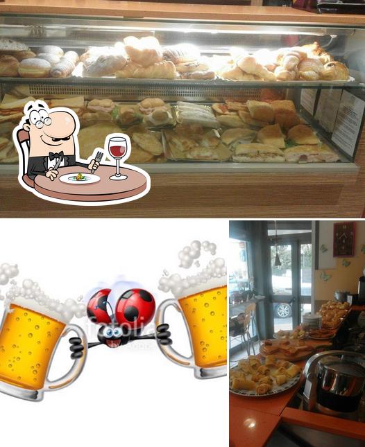 Tra le diverse cose da Bar La Coccinella catriaoil si possono trovare la cibo e birra