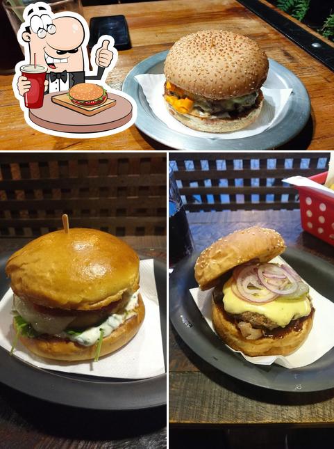 Experimente um hambúrguer no The Lumberjack Burgers