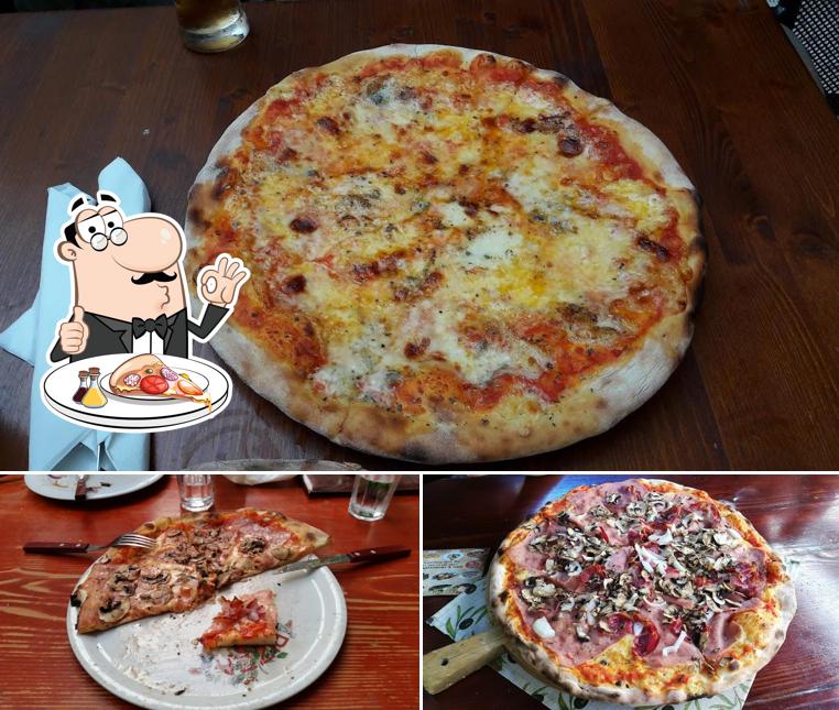 Scegli una pizza a Caffe bar Kike