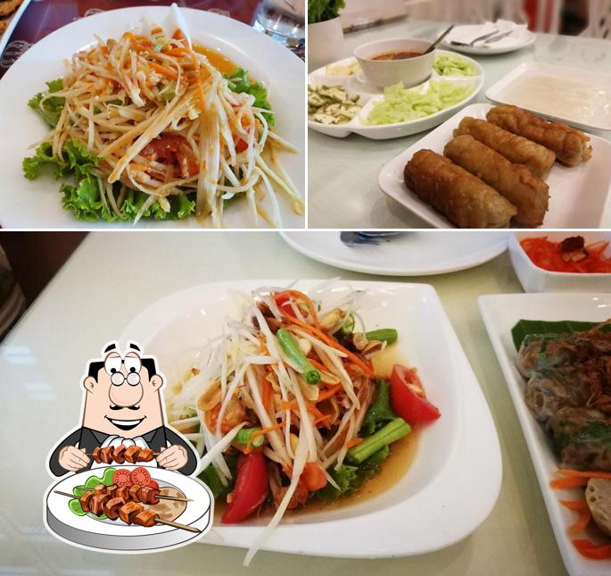 Meals at VT Naem Nuang