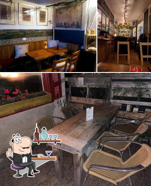 L'intérieur de Ixim Cafe + Bistro