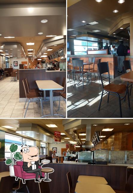 El interior de Tim Hortons