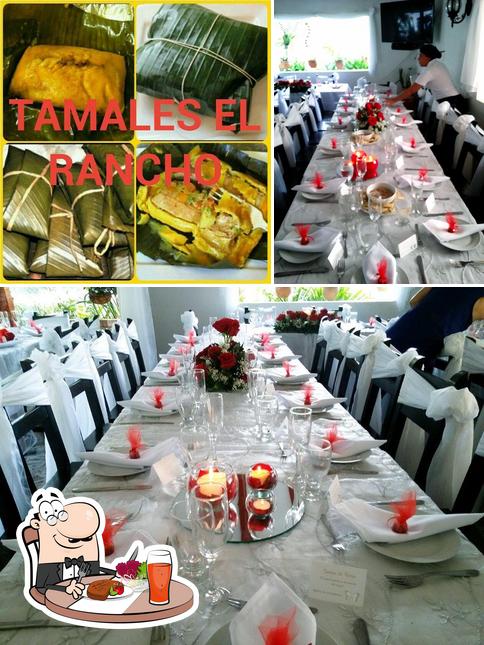 This is the image depicting dining table and seafood at Restaurante El Rancho Campestre