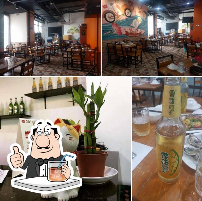 123 Dzô Vietnamese Cuisine is distinguished by drink and interior