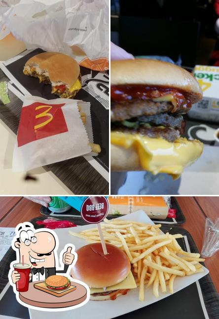 Commandez un hamburger à McDonald's