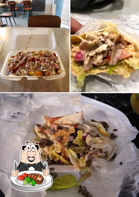 3 Brothers Shawarma & Poutine propose des repas à base de viande