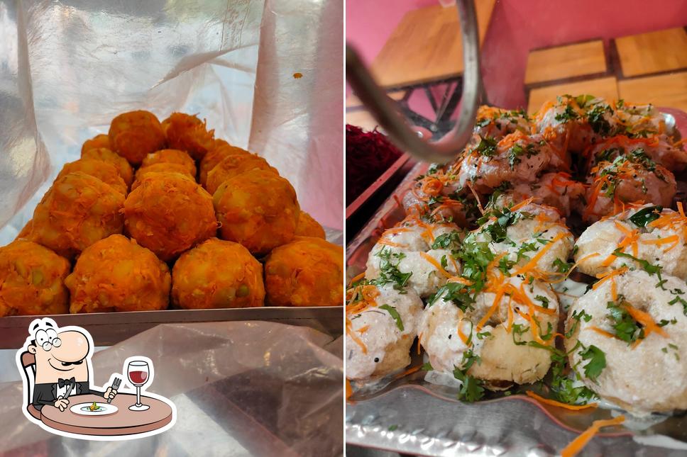 Food at Bharat Pani poori stall