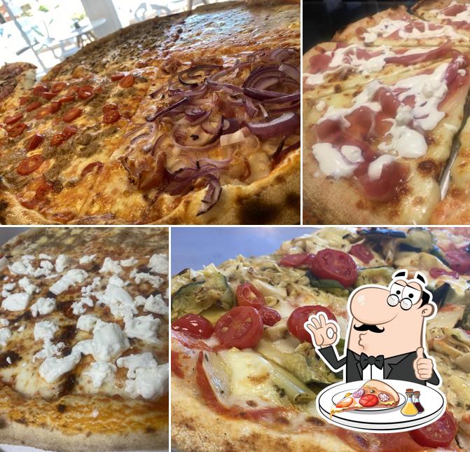 A Pizzeria dal Lep Fiumicello, puoi prenderti una bella pizza