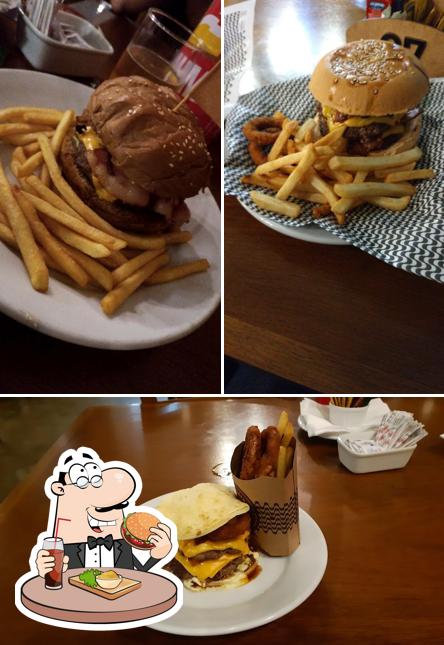 Delicie-se com um hambúrguer no Copacabana Burguer