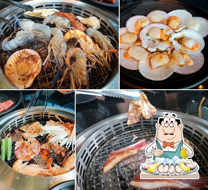 Get seafood at King Kong Buffet