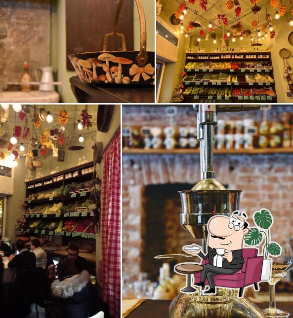 Siediti a un tavolo di Brolo Milano - Orto con cucina