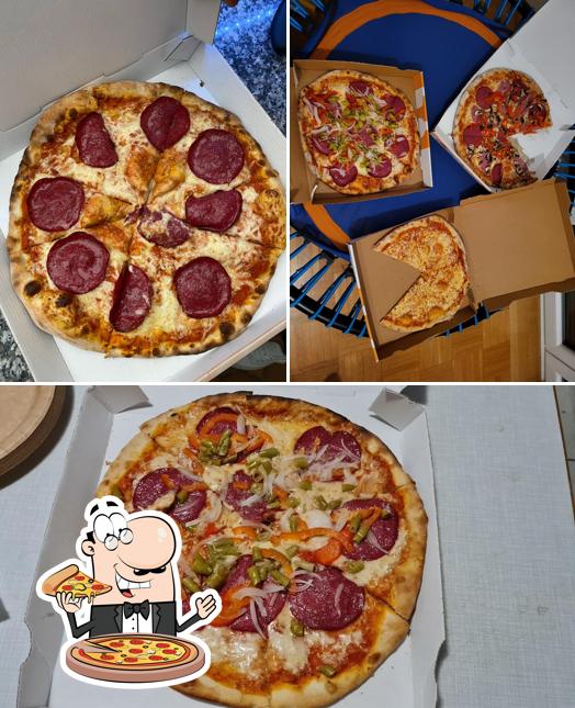 Pick pizza at Family Pizzeria & Taco‘s