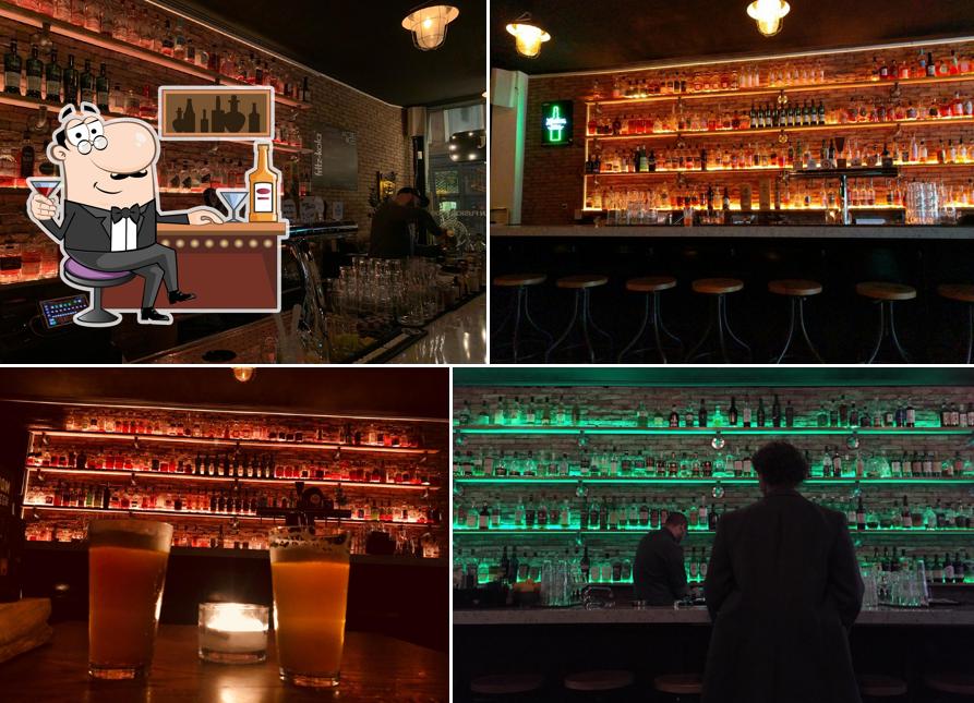 Aquí tienes una foto de JD William's whisky bar