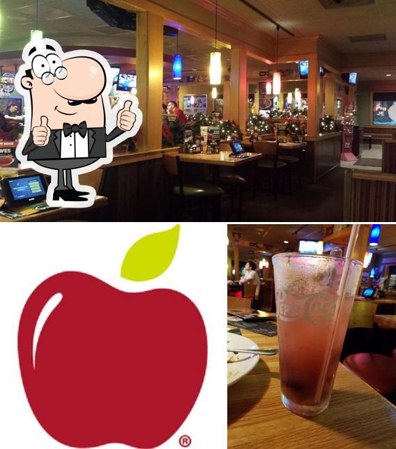 Here's an image of Applebee's Grill + Bar