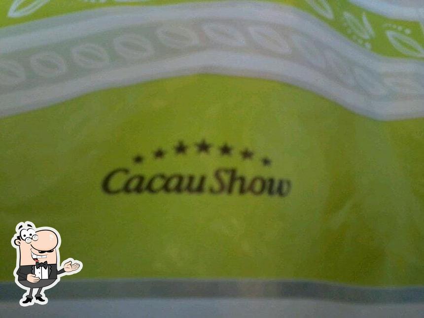 Look at the pic of Cacau Show